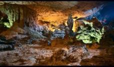 越南下龙湾洞穴图片